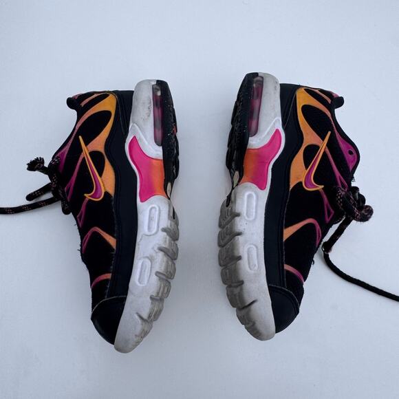 NIKE Air Max Plus Black Active Pink Kumquat Size 10 Child Swoosh Sneakers - Picture 2 of 8